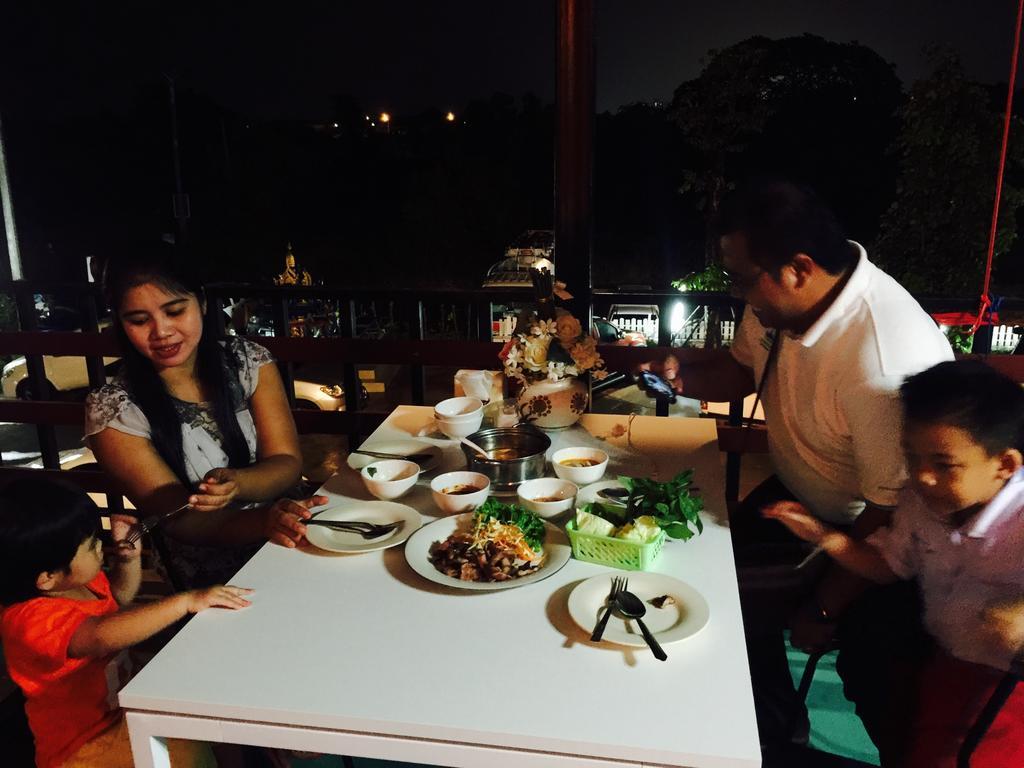 Por-Ho Boutique Hotel Nakhon Ratchasima Ngoại thất bức ảnh